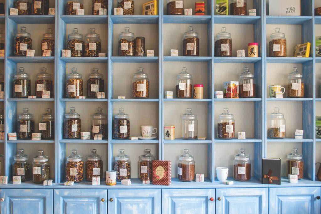 productos naturales Estanterías con productos naturales